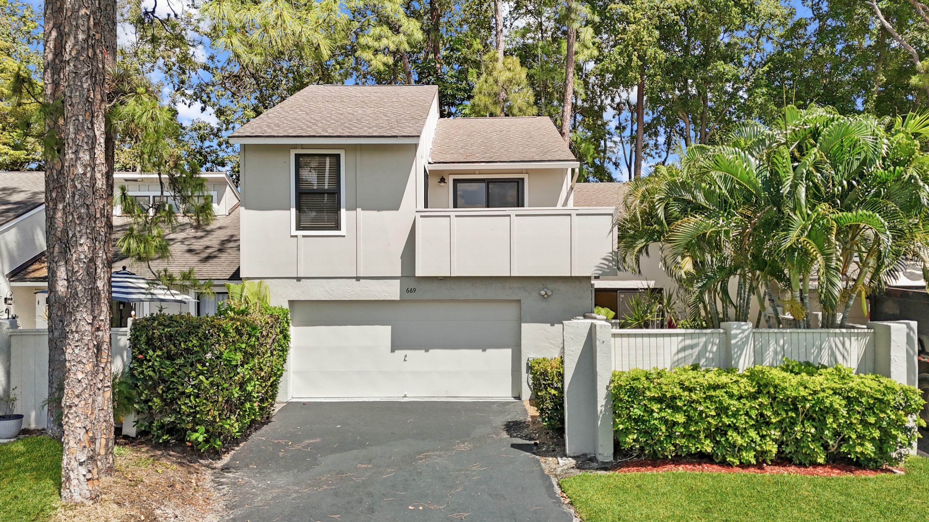 Property Photo: 669 Spinnaker Court FL 33414