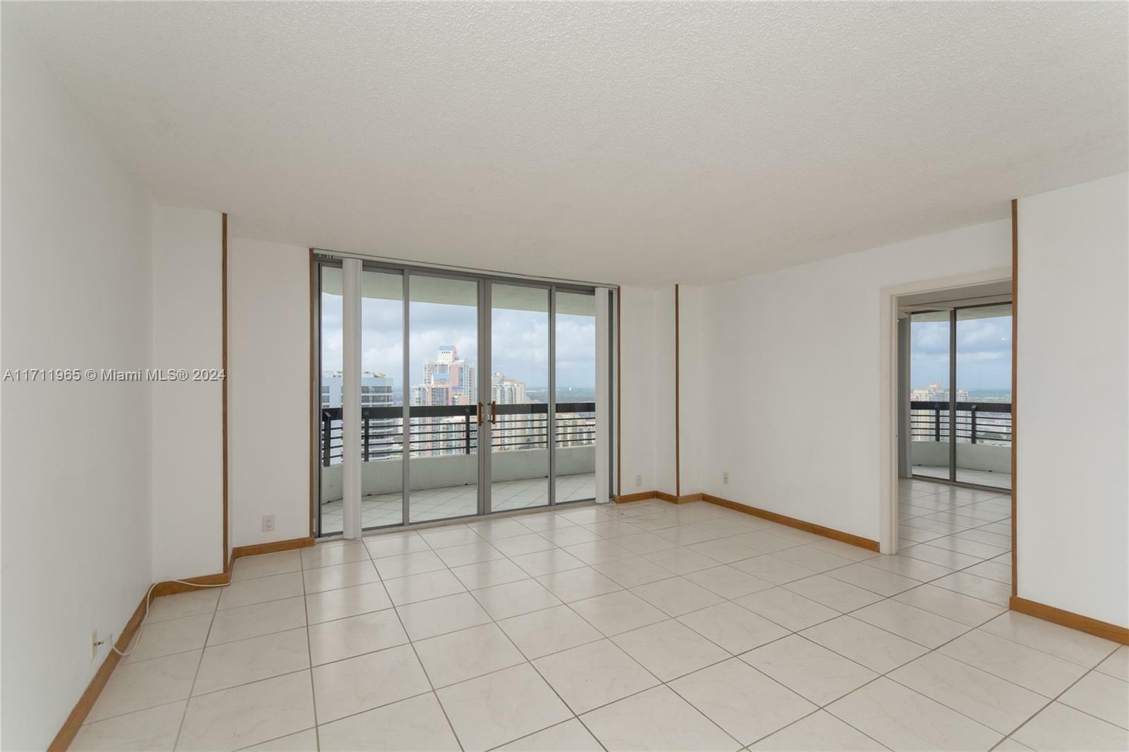 Property Photo:  3500 Mystic Pointe Dr 3503  FL 33180 