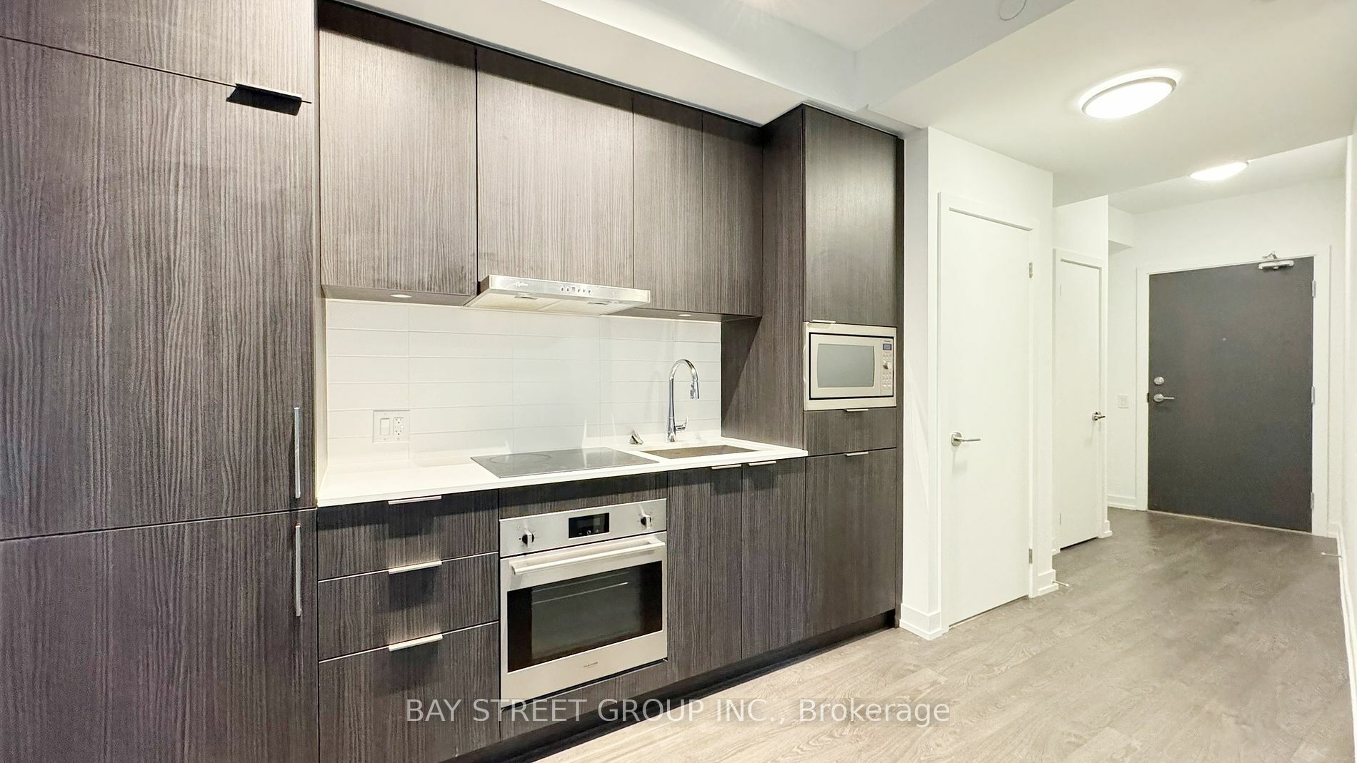 Property Photo:  8 Olympic Garden Dr 406  ON M2M 0B9 