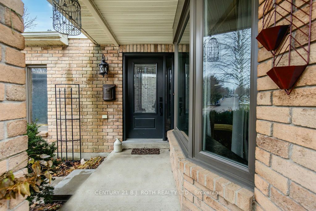 Property Photo:  71 Garden Dr  ON L4N 5T9 