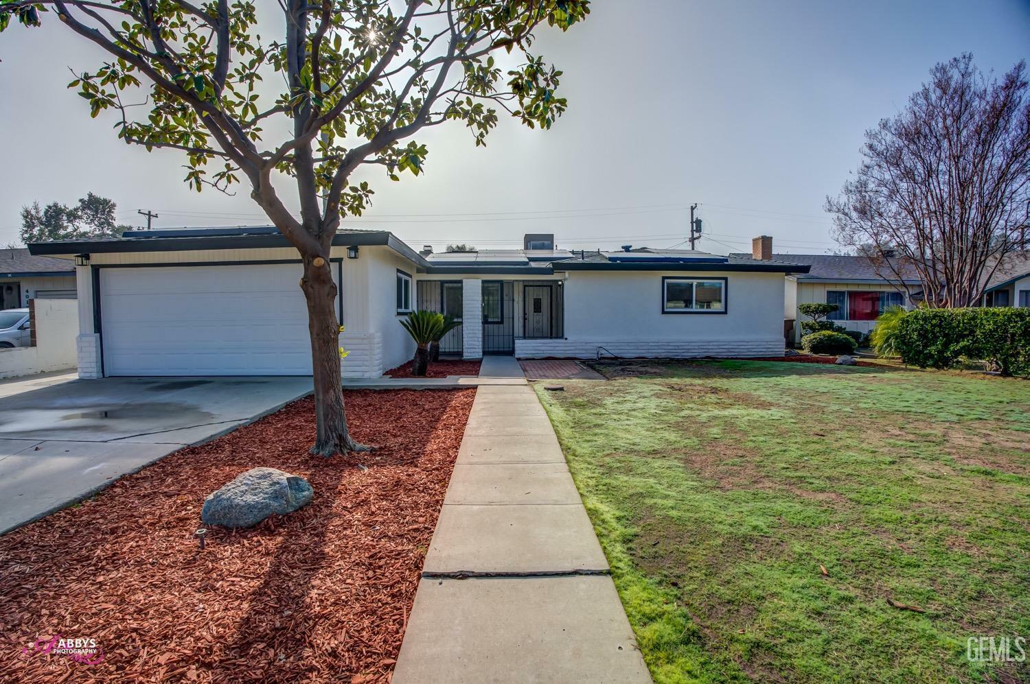 Property Photo:  4101 Wood Lane  CA 93309 