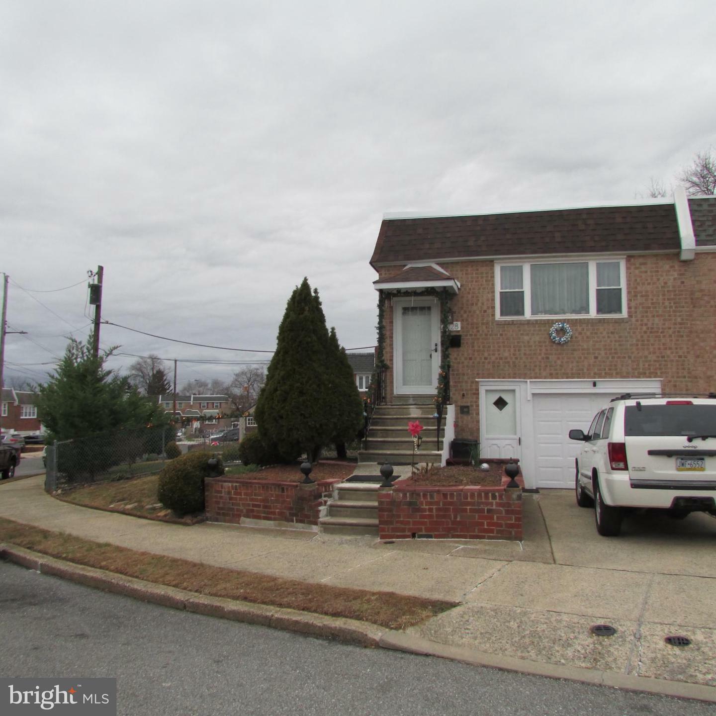 3328 Elliston Circle  Philadelphia PA 19114 photo