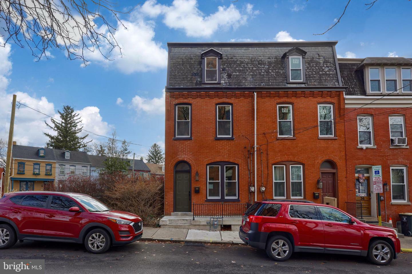 Property Photo:  36 1/2 E Farnum Street  PA 17602 