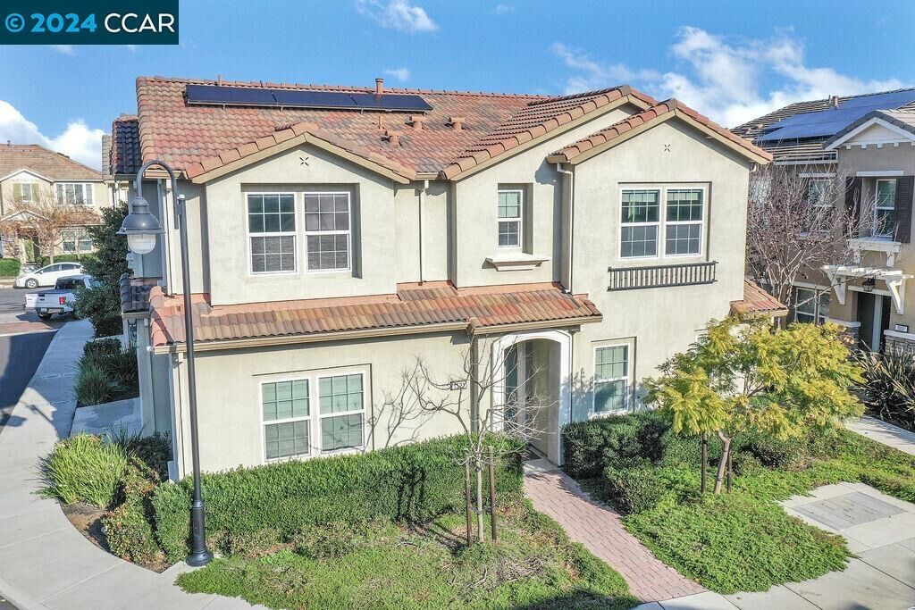 Property Photo:  1521 Hayden St  CA 94545 
