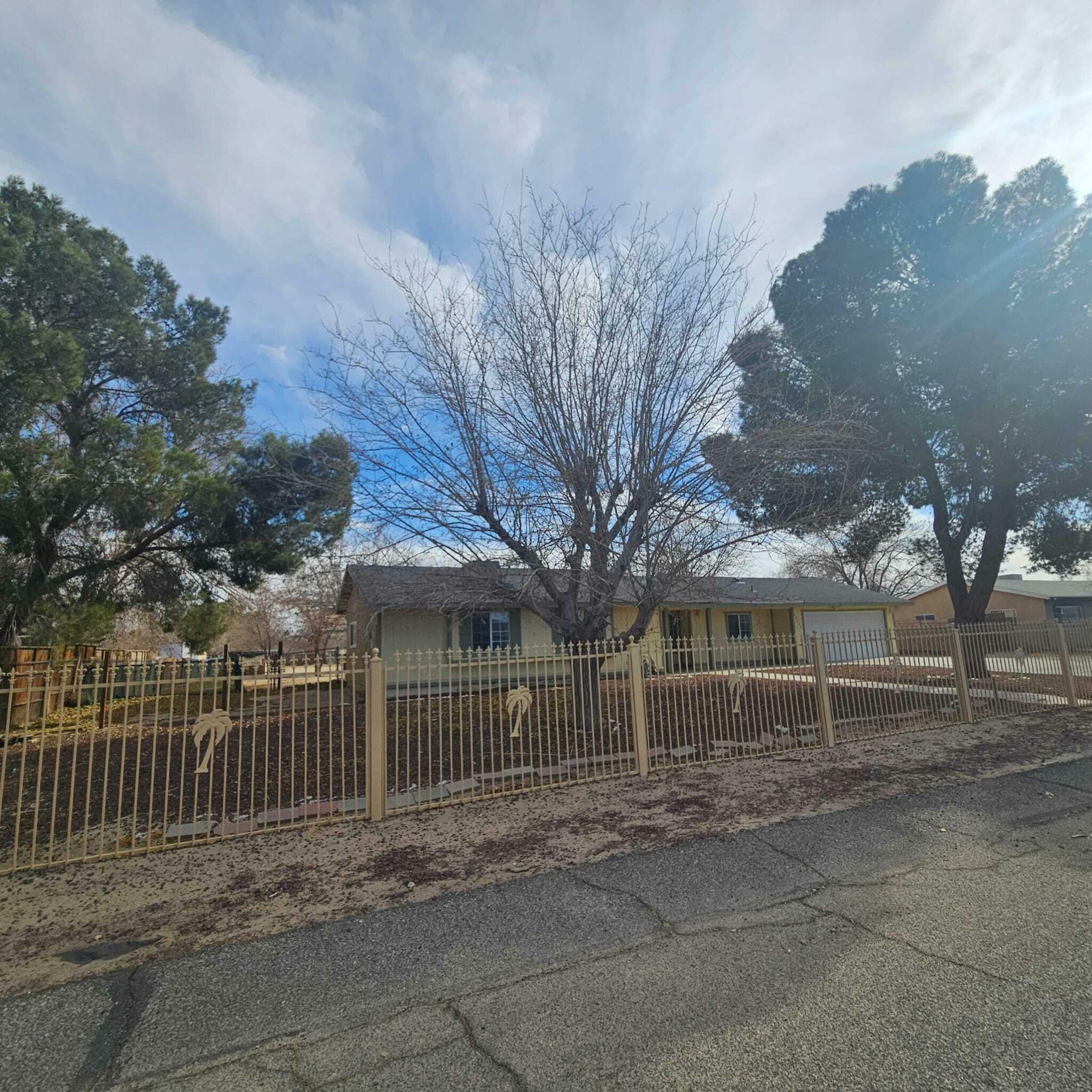 Property Photo:  40622 E 176th Street  CA 93535 