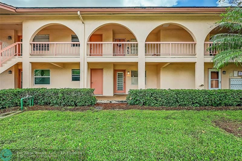 Property Photo: 1209 Bahama Bnd C1 FL 33066