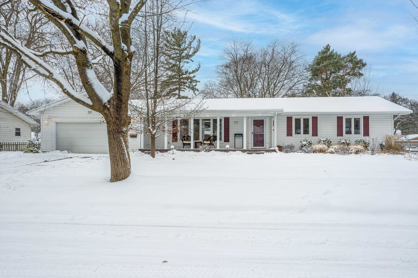 Property Photo:  713 Wilson  MI 48642 