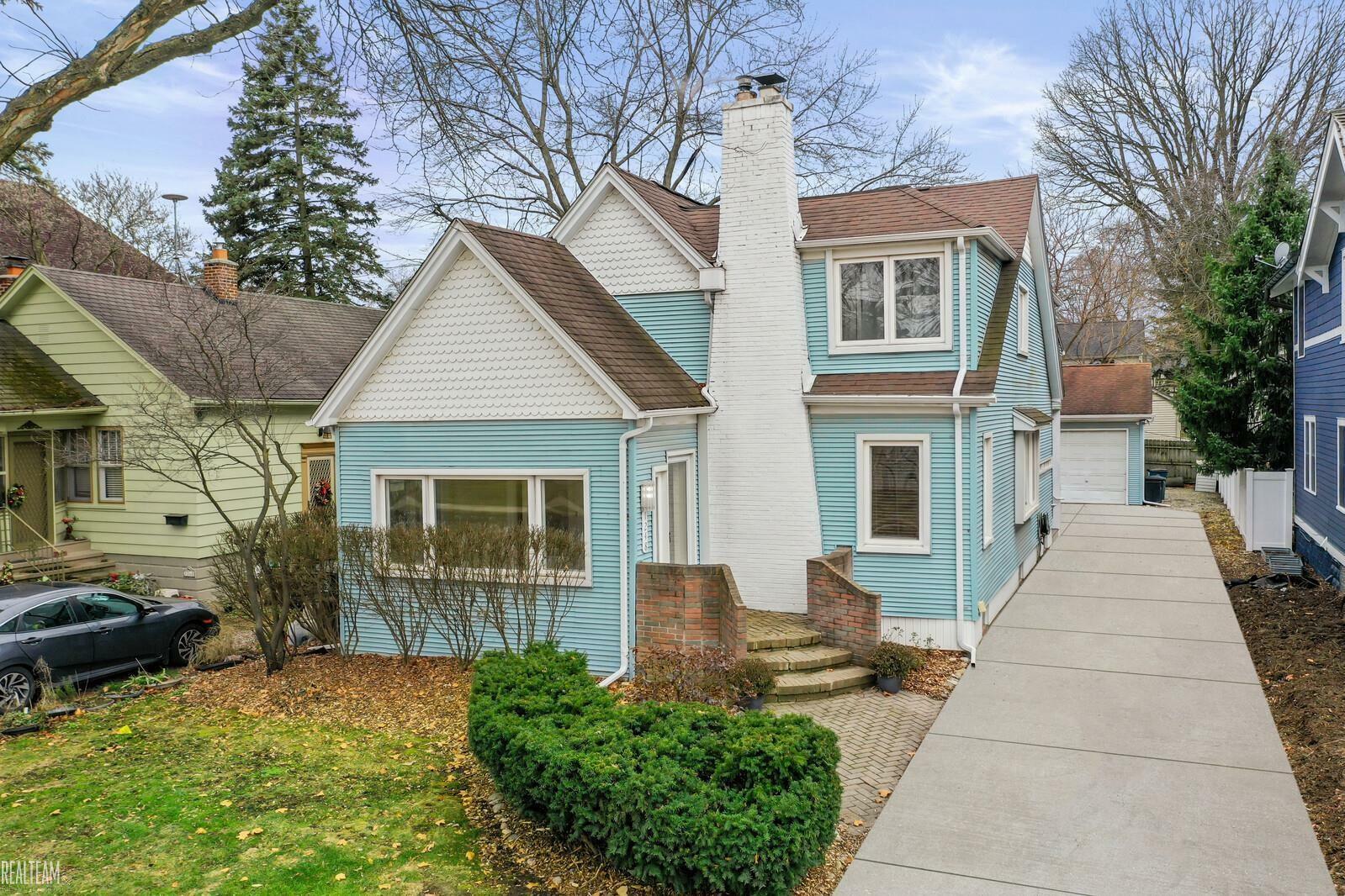 Property Photo:  1248 Edgewood Street  MI 48009 