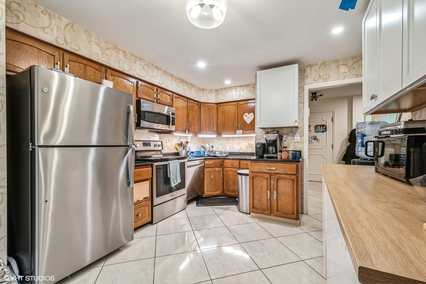 Property Photo:  2856 W Touhy Avenue A  IL 60645 