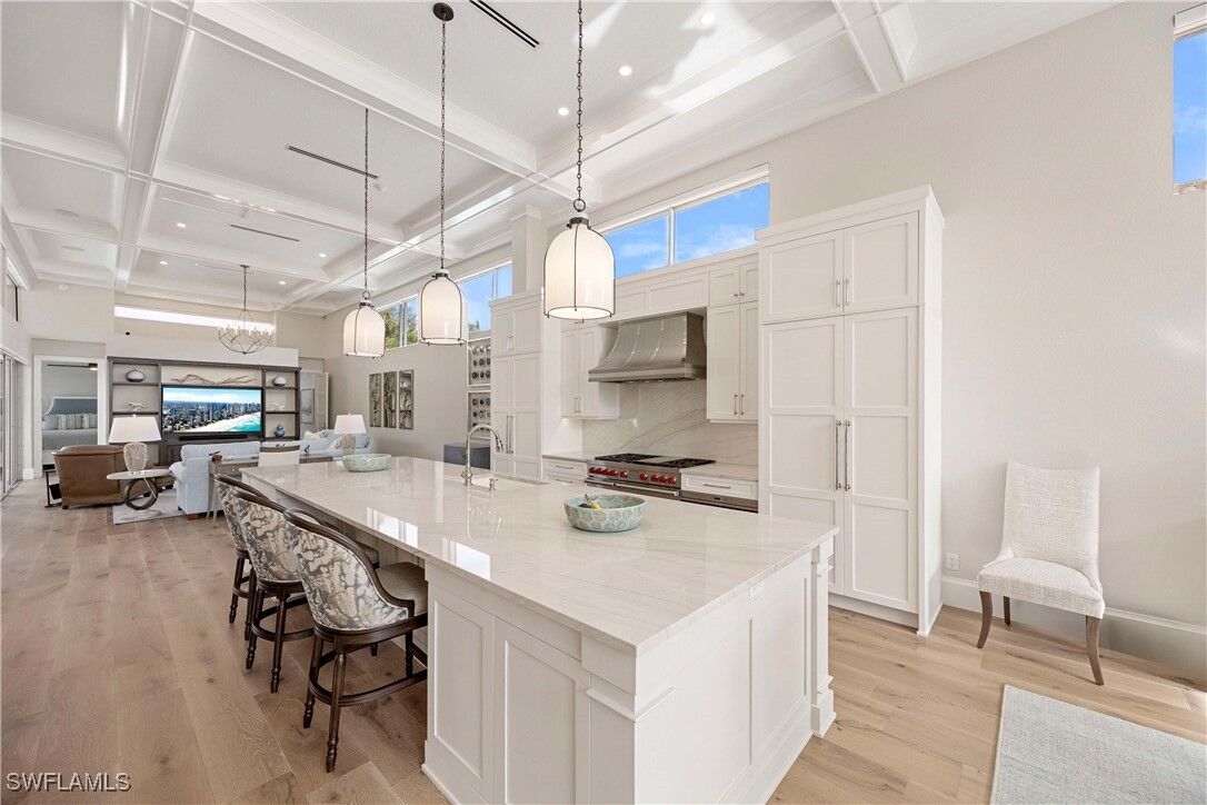 Property Photo: 7980 Grand Bay Drive 4 FL 34108