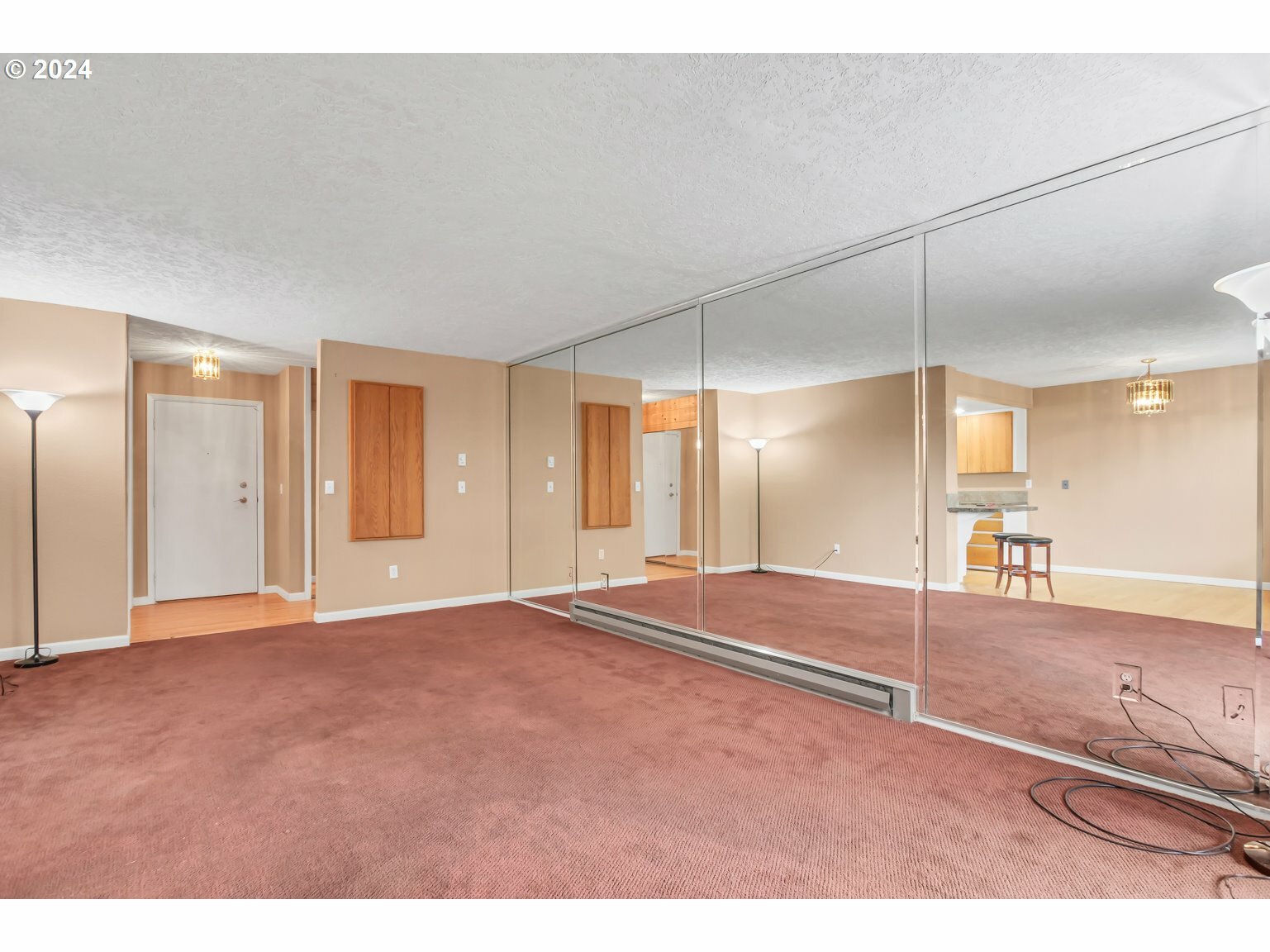 Property Photo: 5585 E Evergreen Blvd 5103 WA 98661