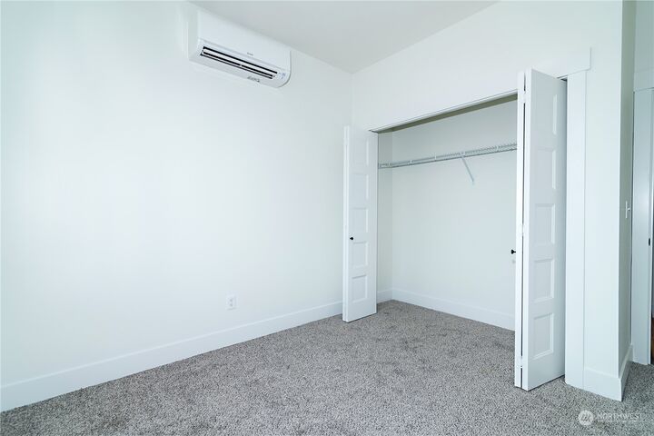 Property Photo:  600 W Windflower Lane  WA 98926 