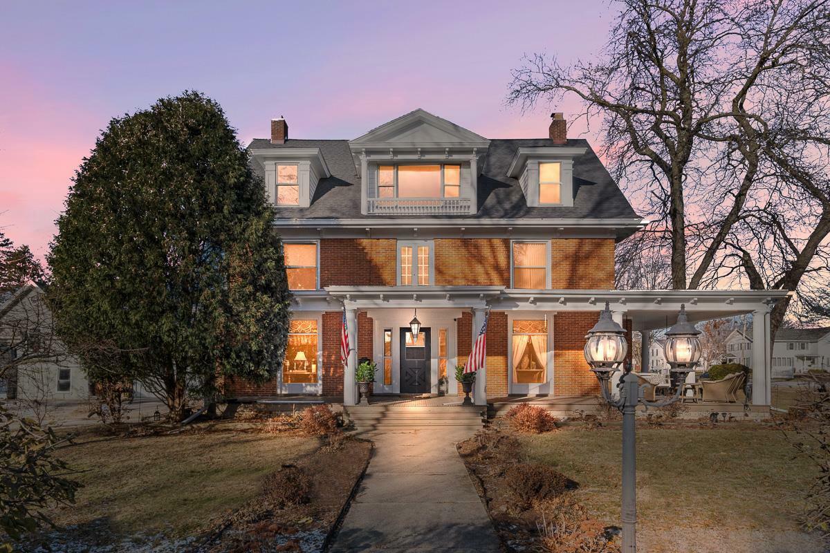 Property Photo:  320 East Jackson Street  WI 54971 