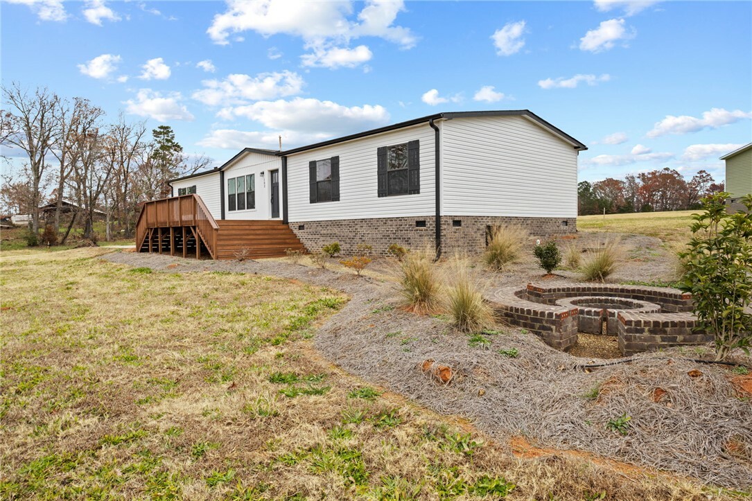 Property Photo:  102 Purdy Road  SC 29655 