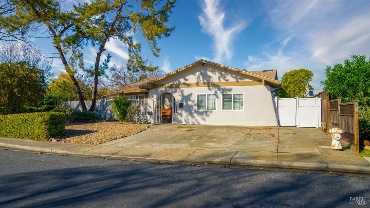 Property Photo:  2571 Sunrise Drive  CA 94533 