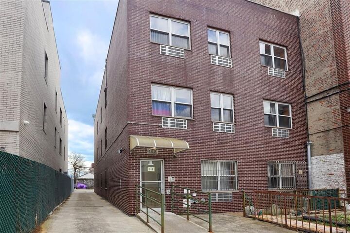 140 Avenue O 2F  Brooklyn NY 11204 photo