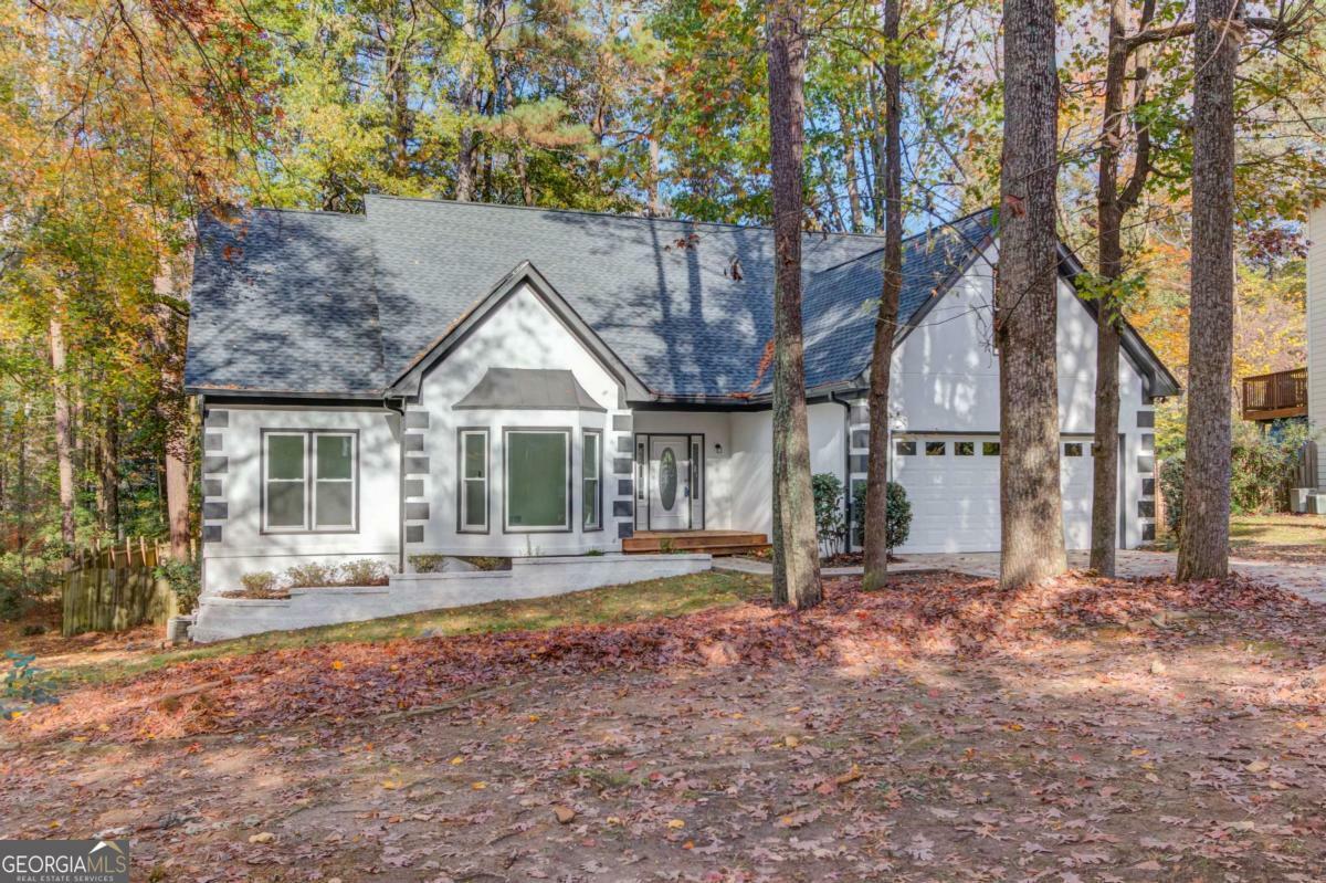 Property Photo:  370 Shyrewood Drive  GA 30043 