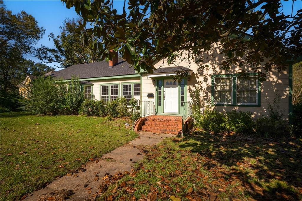 Property Photo:  903 Center Street  LA 71483 