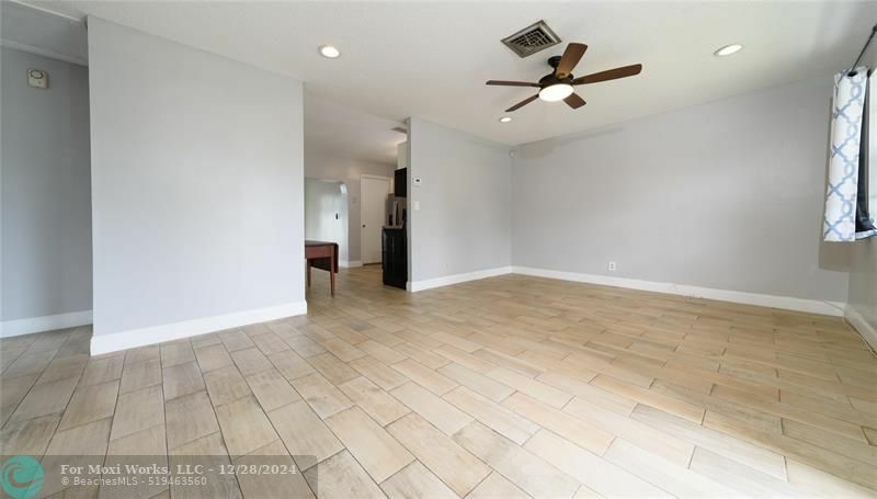 Property Photo:  4663 Chariot Cir  FL 33463 