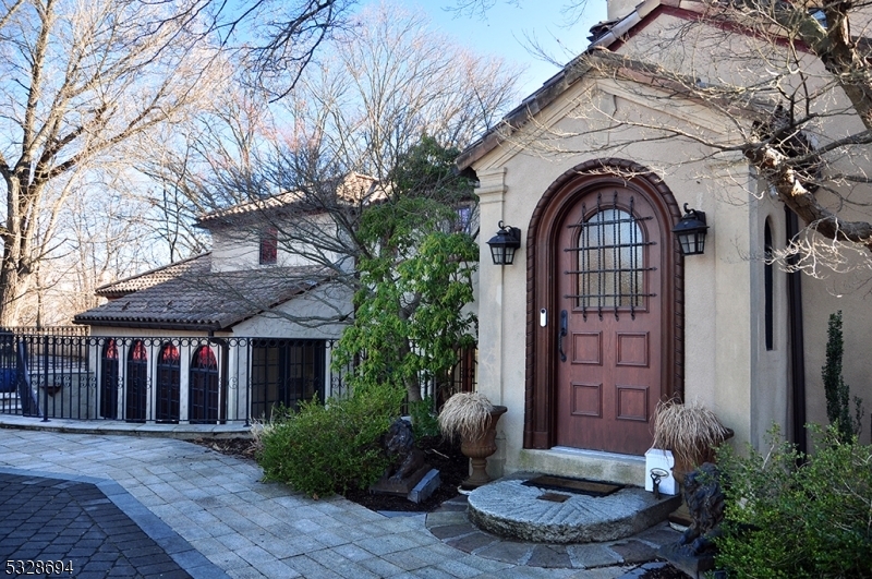 Property Photo:  50 Rock Spring Rd  NJ 07052 