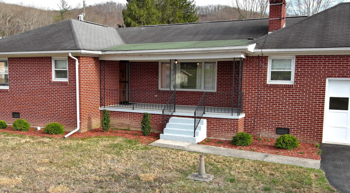 Property Photo: 1082 State Route 3 And 12 WV 25951