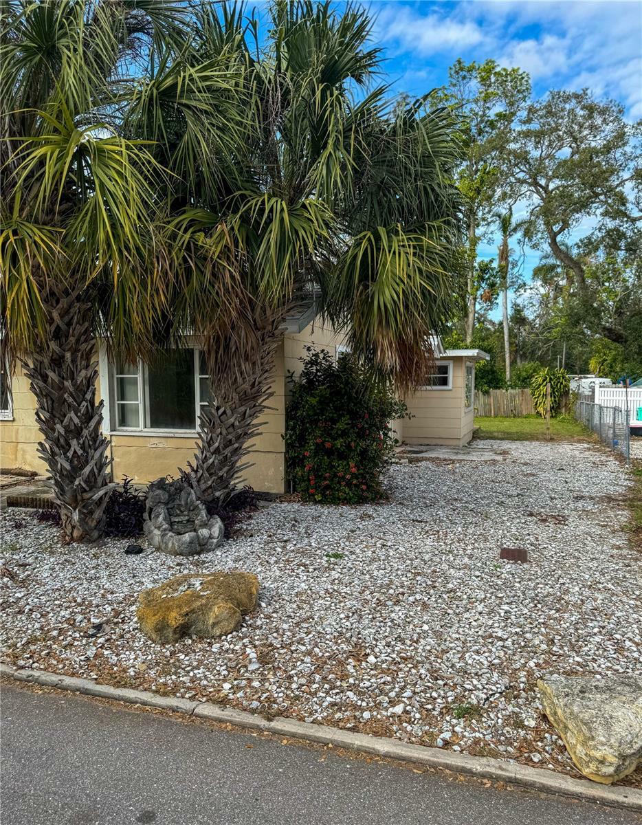 Property Photo:  4706 3rd Avenue W  FL 34209 