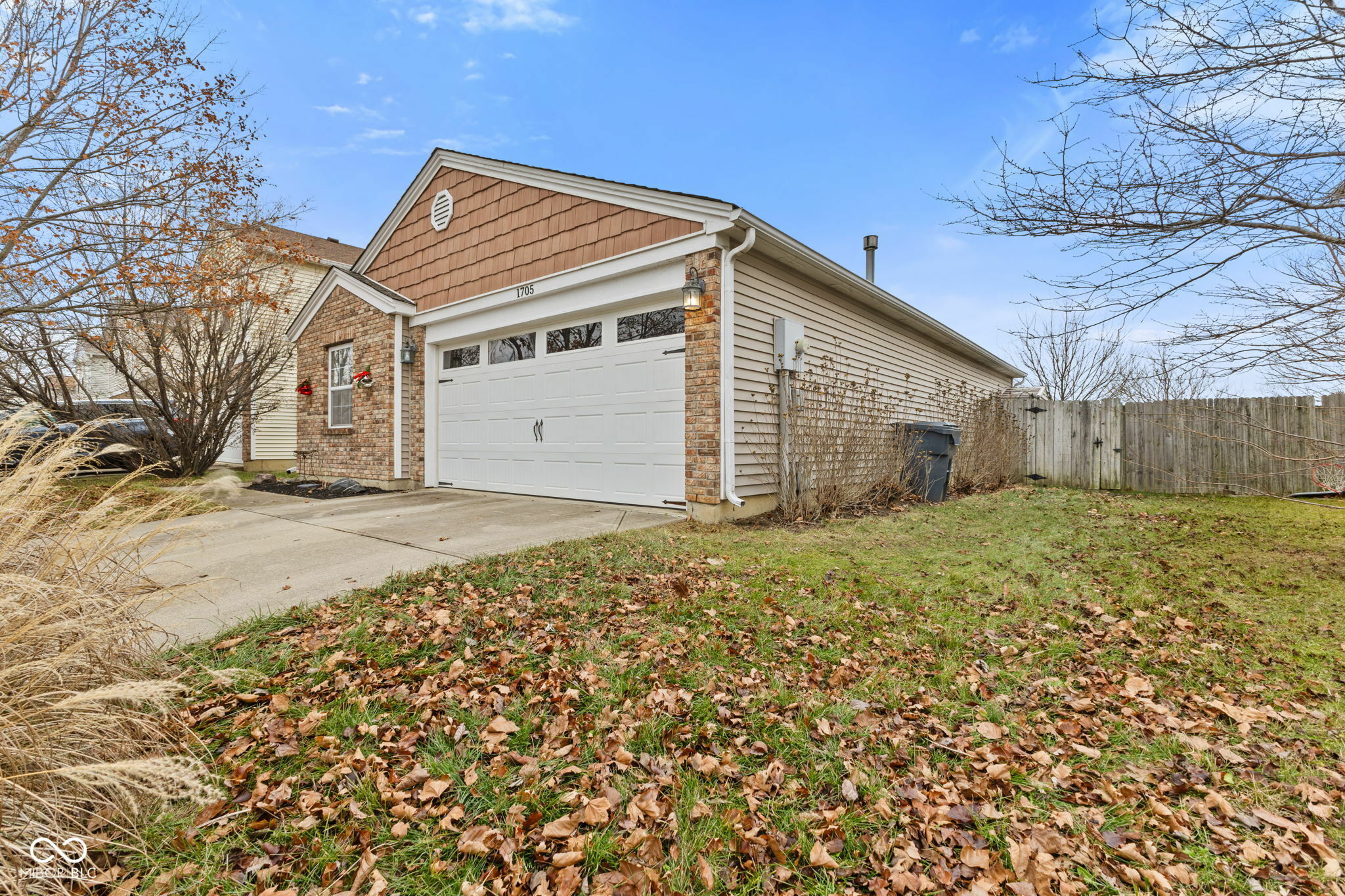 Property Photo:  1705 Blue Grass Parkway  IN 46143 