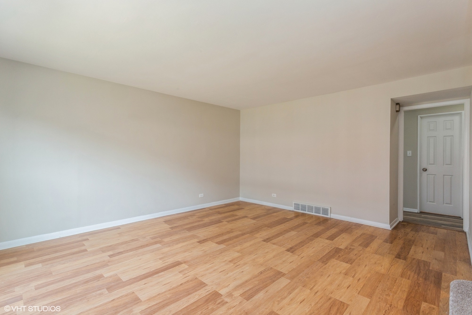 Property Photo:  4603 Main Street C  IL 60076 