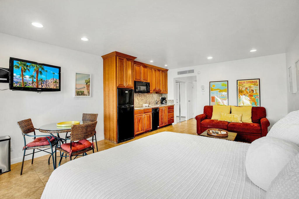 Property Photo: 73850 Fairway Drive 18 CA 92260