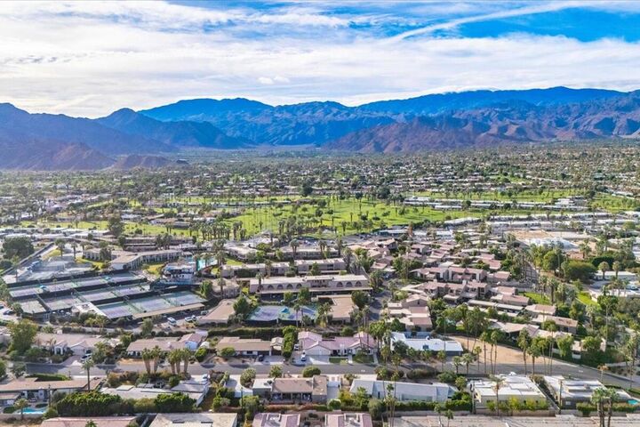 Property Photo: 73850 Fairway Drive 18 CA 92260