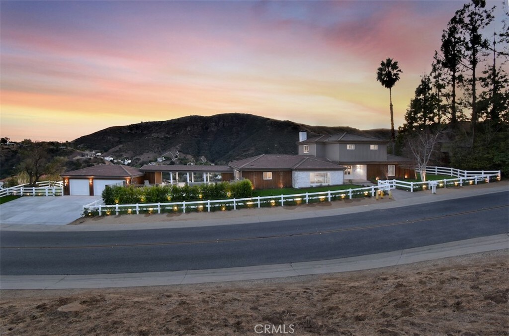 Property Photo:  30 Stagecoach Road  CA 91307 