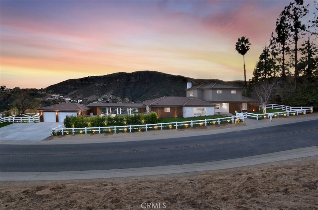 Property Photo:  30 Stagecoach Road  CA 91307 