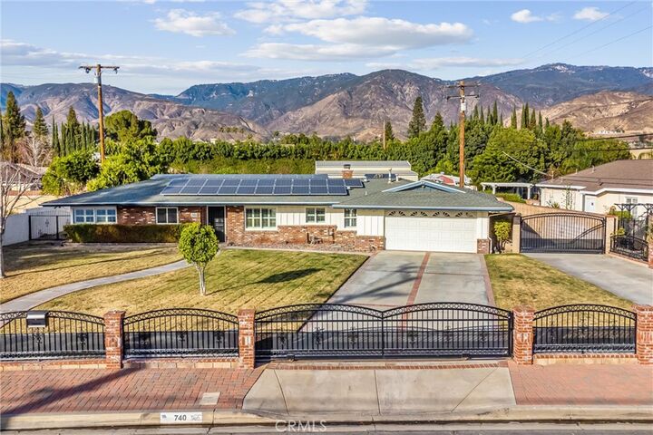 Property Photo: 740 E Parkdale Drive CA 92404