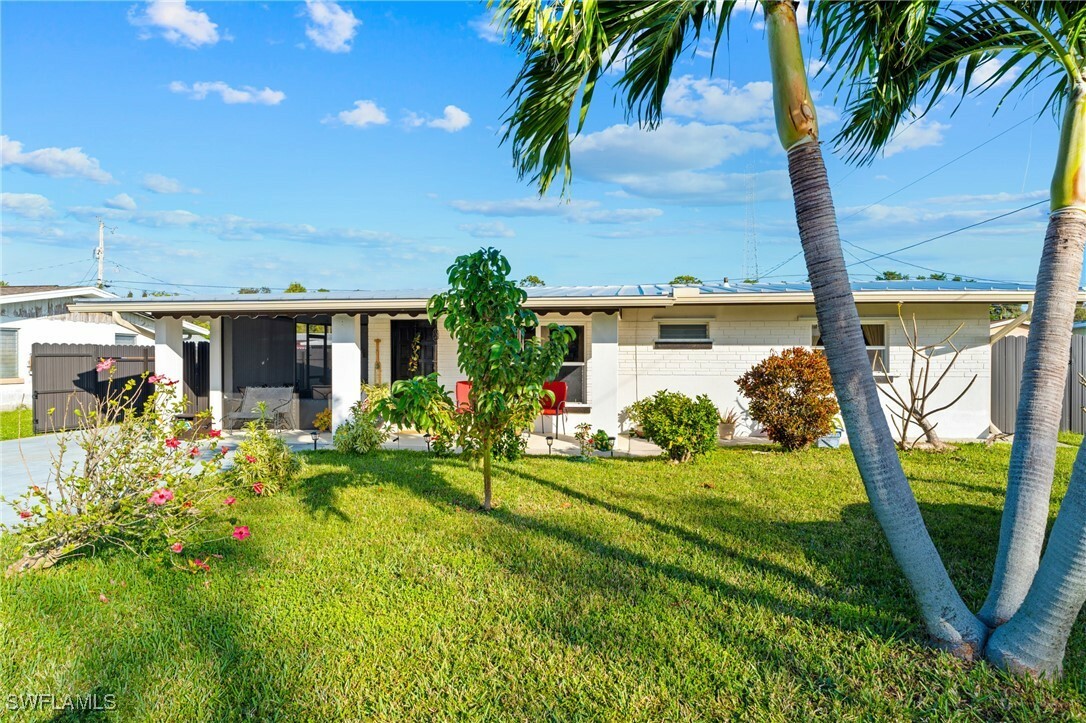 Property Photo:  40 Victoria Drive N  FL 33917 