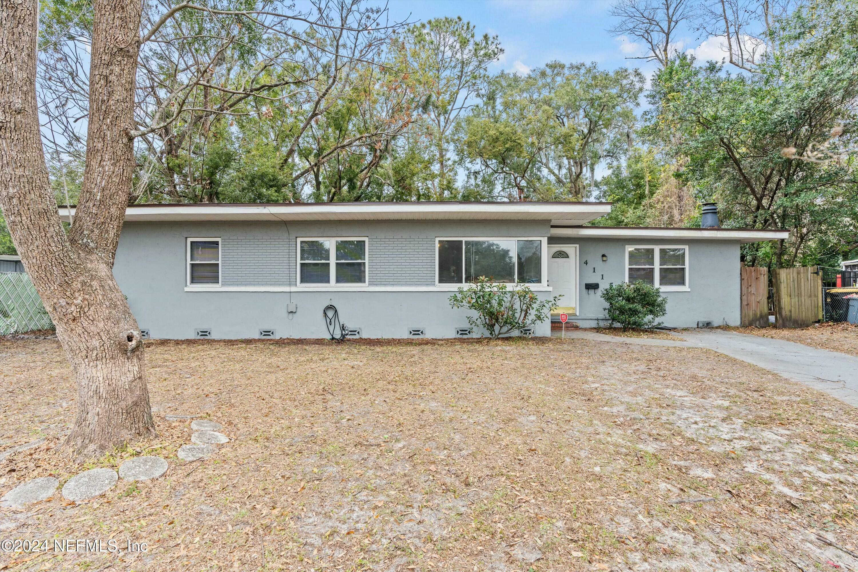 Property Photo: 4115 Arcot Circle FL 32210