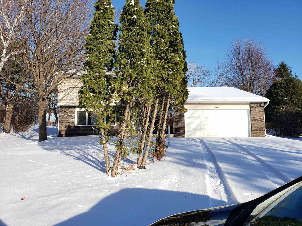 Property Photo: 18 Canterbury Circle WI 53711