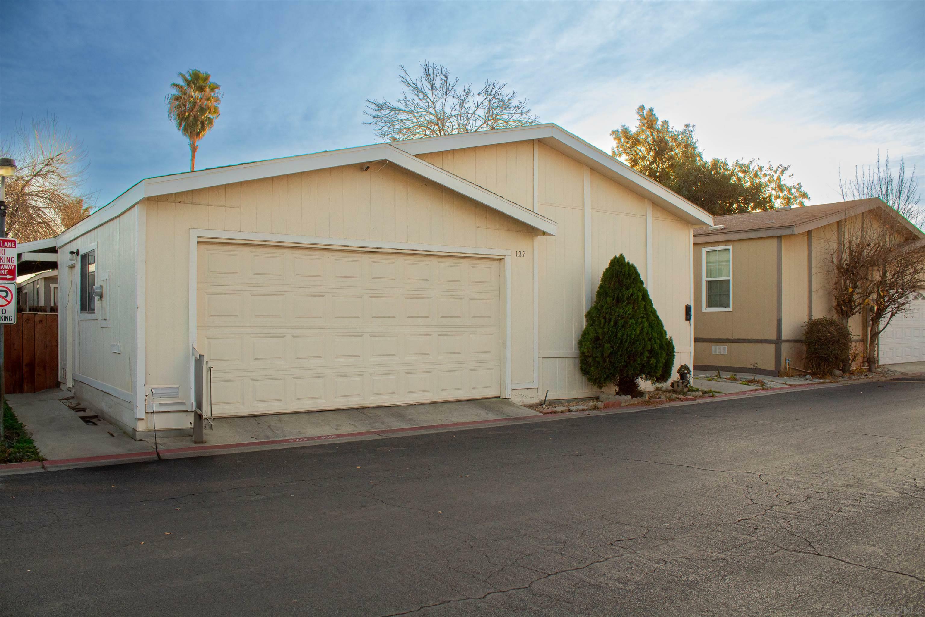 Property Photo:  80 E Dawes St 127  CA 92571 