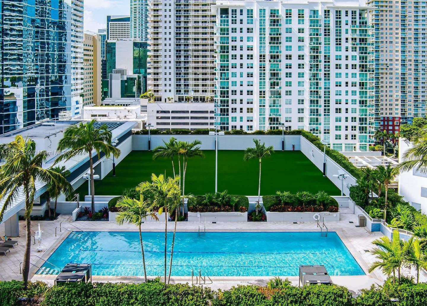 Property Photo:  1395 Brickell Ave 2802  FL 33131 