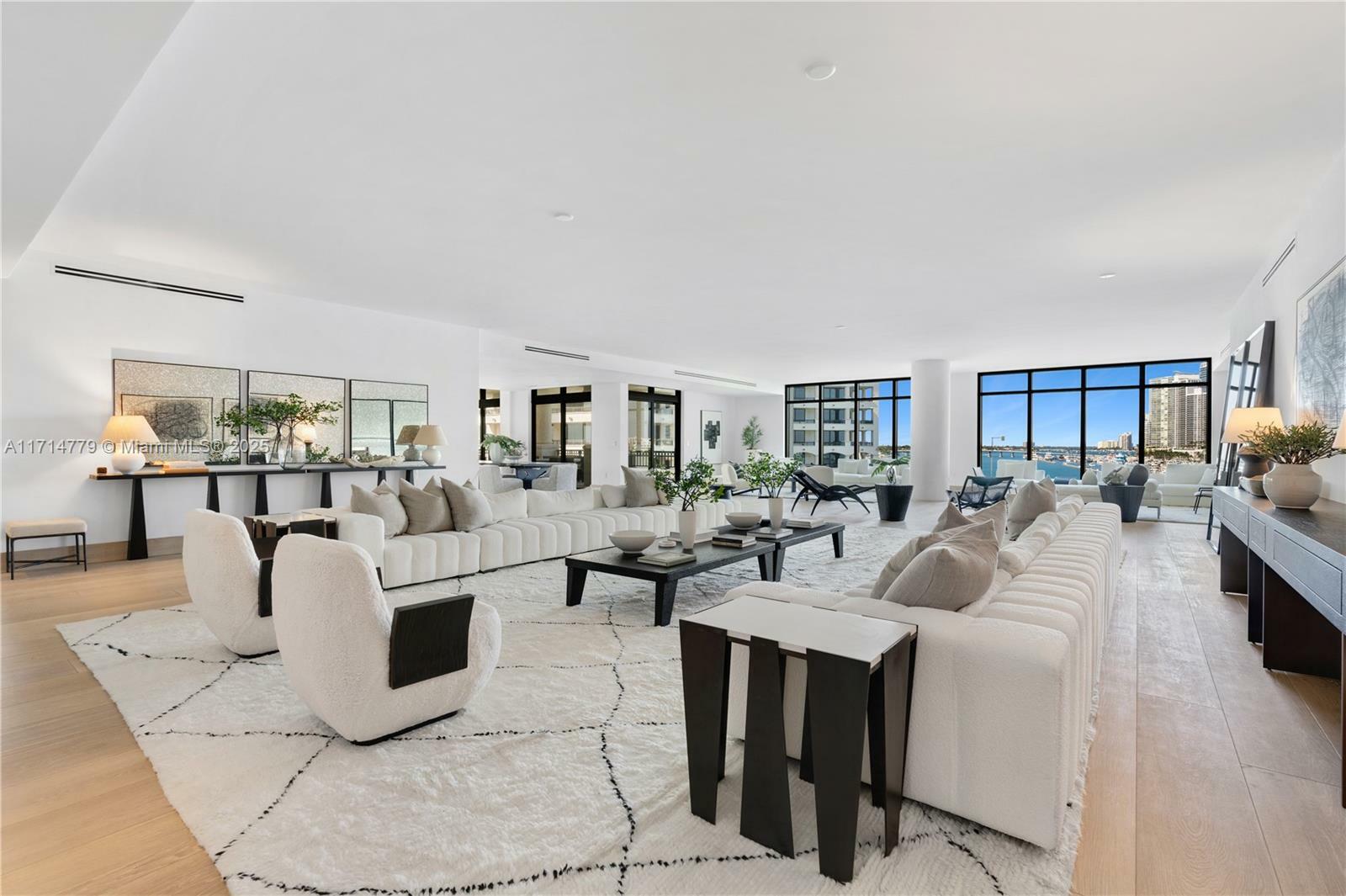 Property Photo:  7061 Fisher Island Dr 7061  FL 33109 