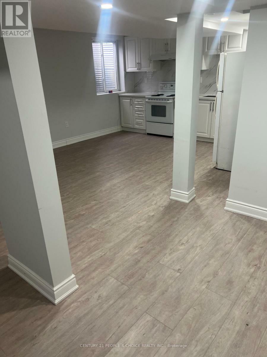 Property Photo: 29 Hollowgrove Boulevard Lower ON L6P 1B1