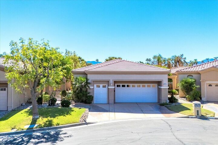 Property Photo: 75715 Heritage W CA 92211