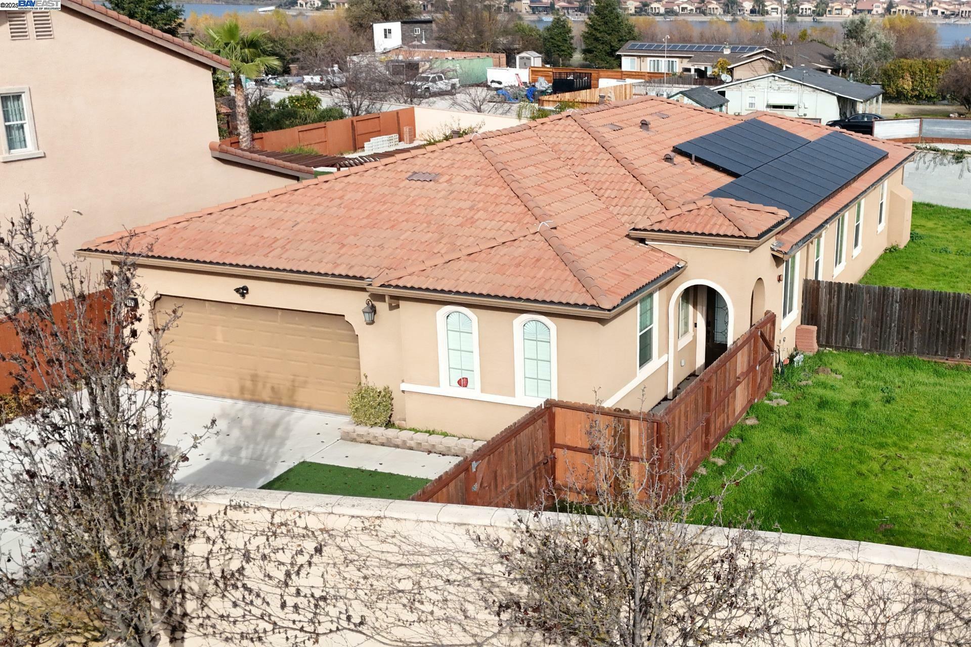 Property Photo:  3903 Aplicella Ct  CA 95337 