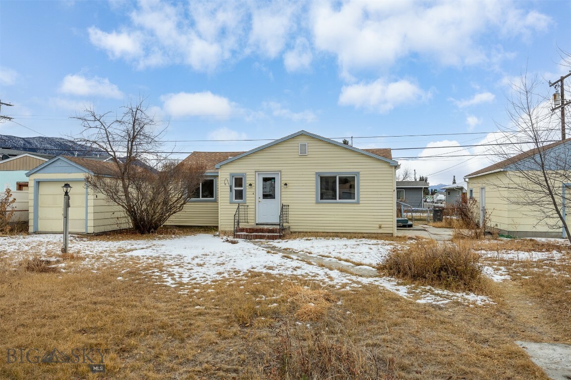 Property Photo:  2512 Elm Street  MT 59701 