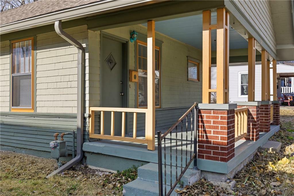 Property Photo:  4512 Cambridge Street  KS 66103 