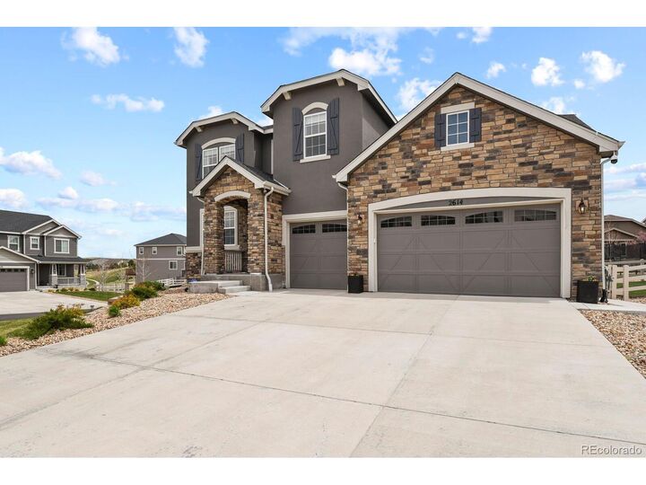 Home for sale in Castle Rock: 2614 Hillcroft Ln, Castle Rock, CO 80104