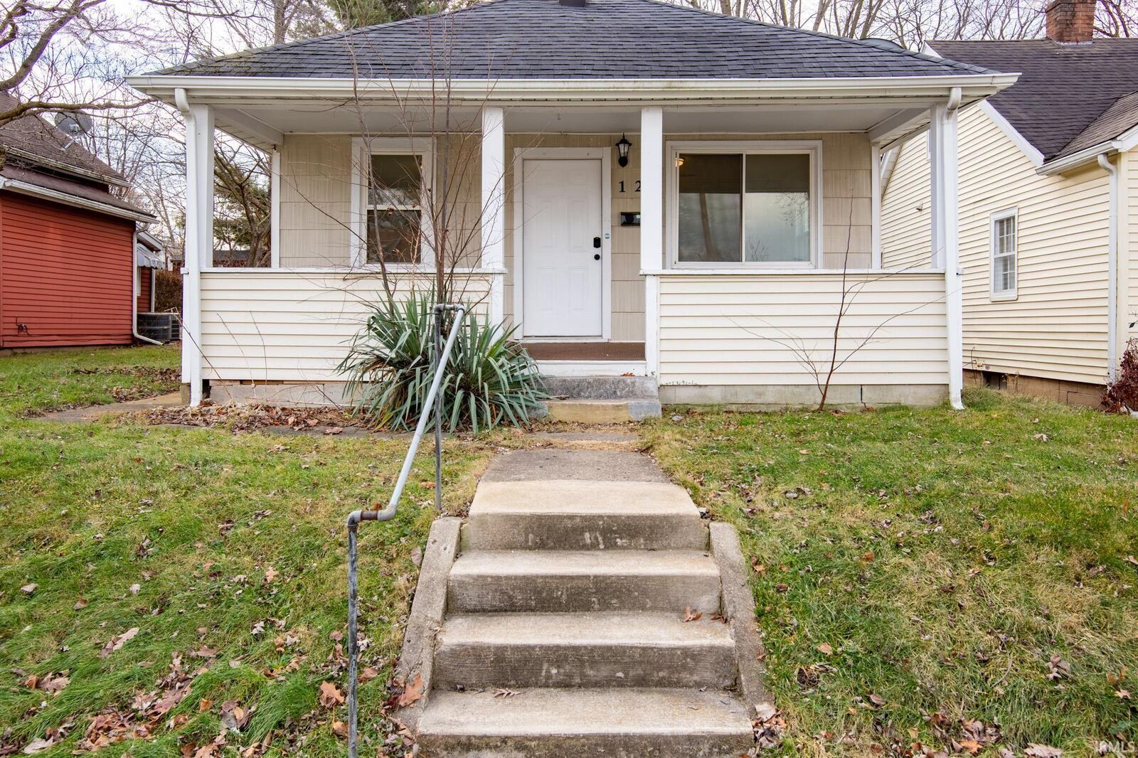 Property Photo: 128 E Oakside Street IN 46614