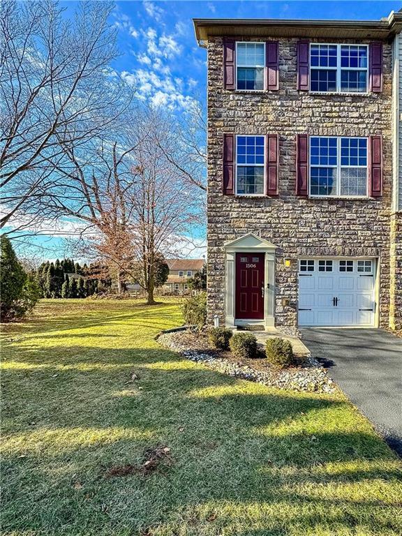 1506 Brookstone Place  Hellertown Borough PA 18055 photo
