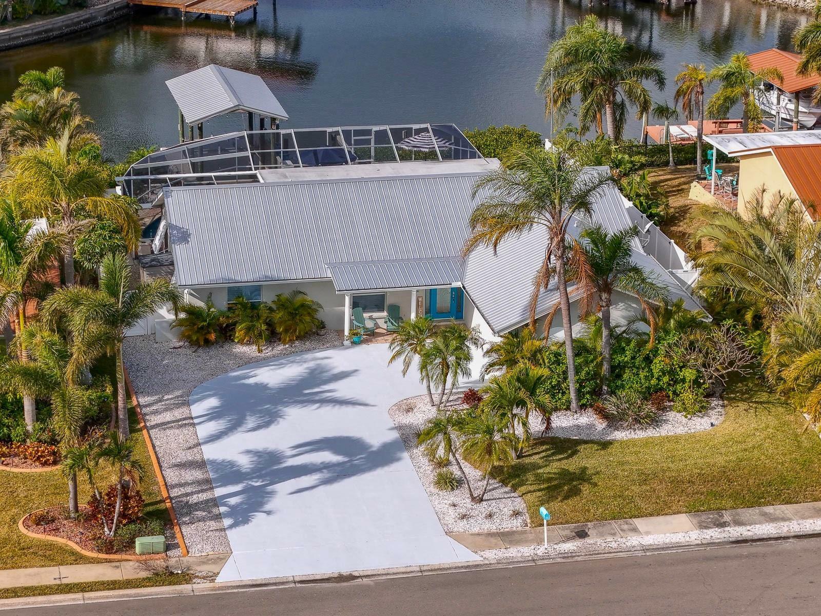 Property Photo: 6526 Bimini Court FL 33572