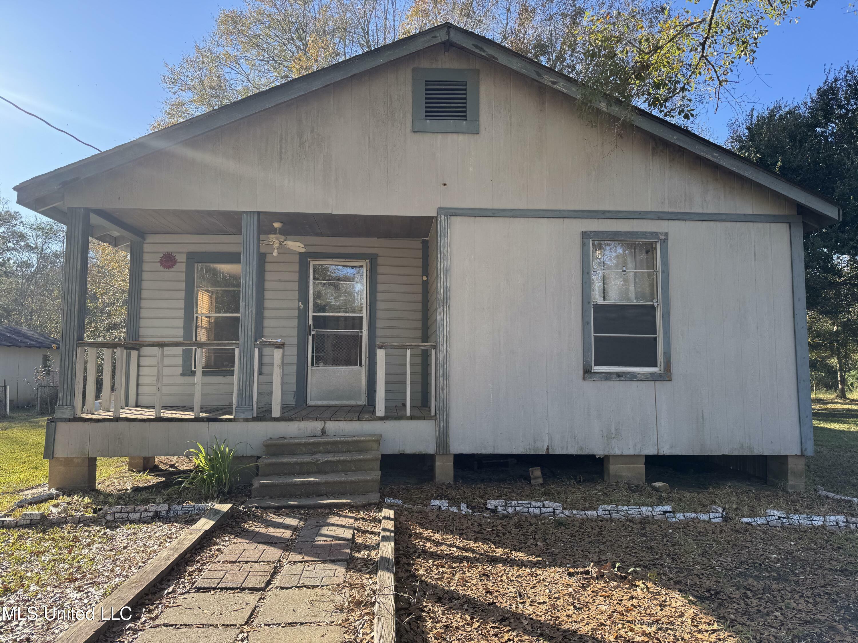 Property Photo:  7313 Martin Bluff Road  MS 39553 