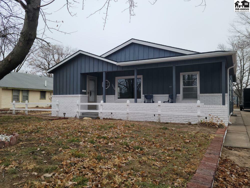 Property Photo:  1424 N Forrest St  KS 67501 